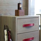Charisma Barber Shop – stilvolles Inventar in Holz-Leder-Optik